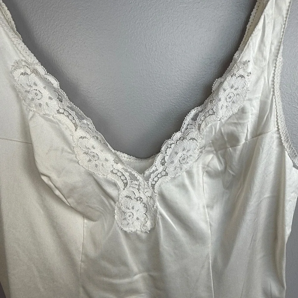 Vintage‎ Vassarette Lace Satin Cami 36 Ivory Nylon USA 70s 80s